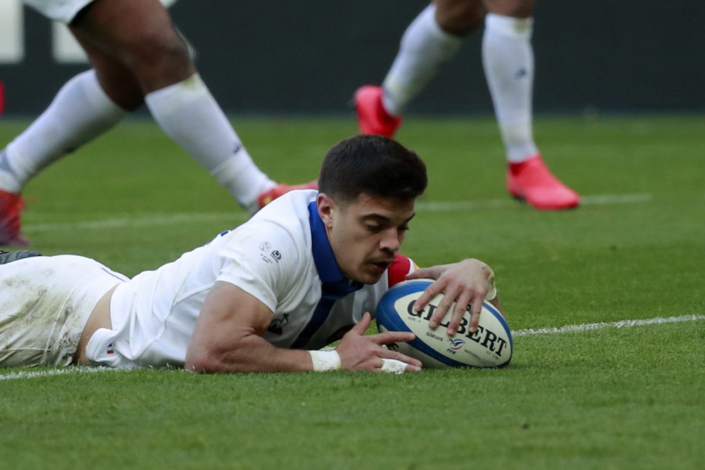France pick young halfbacks against Argentina