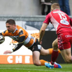 Tian Meyer of Cheetahs dives in to score a try