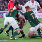 The Springboks make a tackle on Billy Vunipola