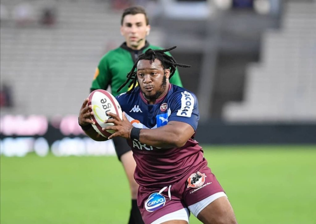 Joseph Dweba on the charge for Bordeaux in the Top 14