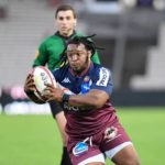 Joseph Dweba on the charge for Bordeaux in the Top 14