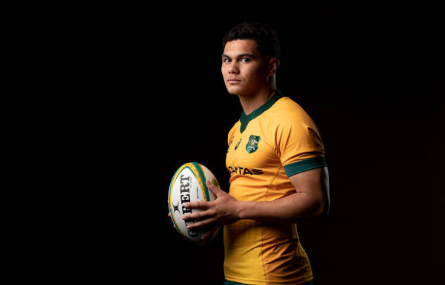 Wallabies flyhalf Noah Lolesio