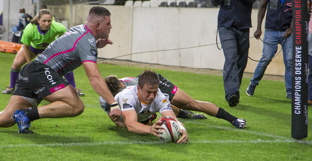 William Small-Smith scores for Cheetahs