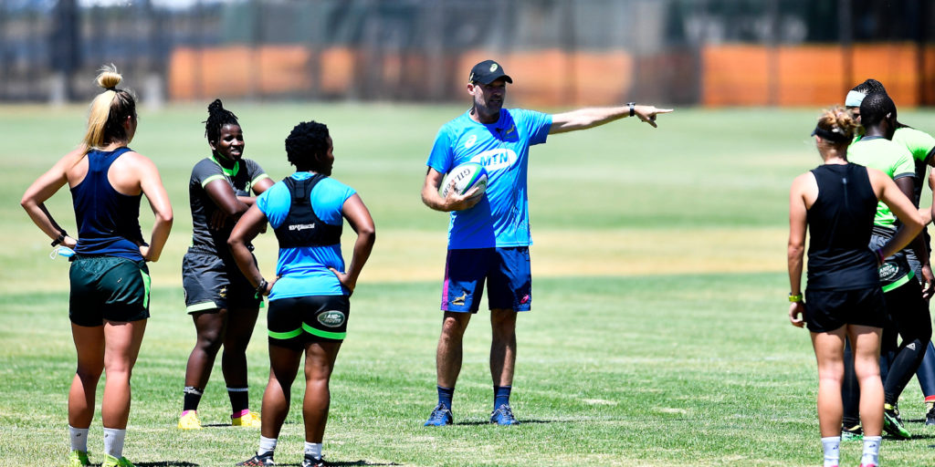 Jacques Nienaber assists the Springbok Women