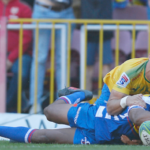 Damian Willemse scores against the Bulls