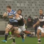 Watch: Roos drags Hendrikse with him over the tryline
